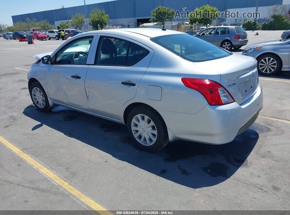3N1CN7AP6JL823610 2018 NISSAN VERSA Silver 