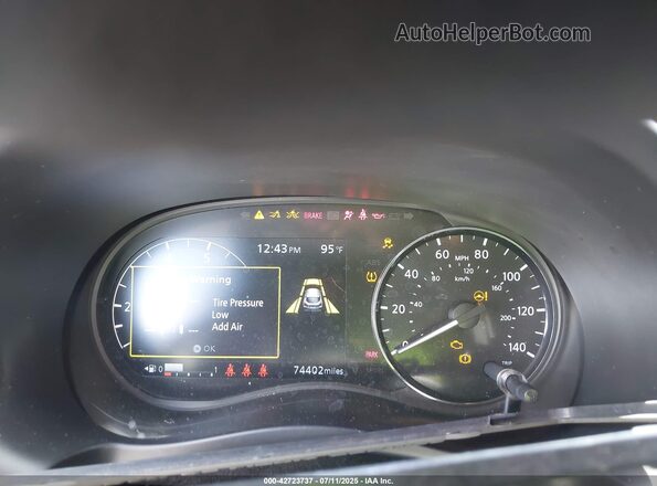 3N1CP5CV7ML524397 2021 NISSAN KICKS Gray Widok tylnych siedzeń