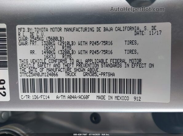 3TMCZ5AN0JM124066 2018 TOYOTA TACOMA Silver Widok komory silnika