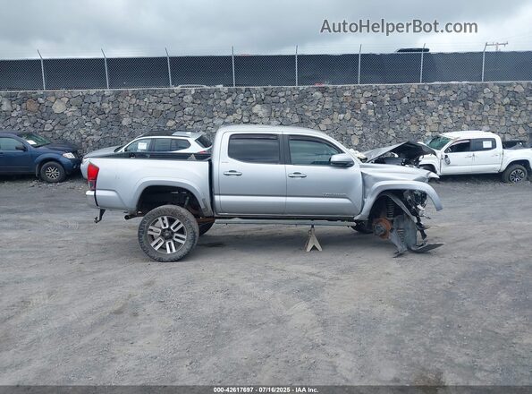 3TMCZ5AN0JM124066 2018 TOYOTA TACOMA Silver Widok zestawu wskaźników