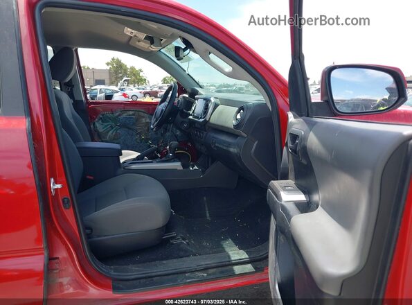 3TMCZ5AN5NM524792 2022 TOYOTA TACOMA Red Front interior view