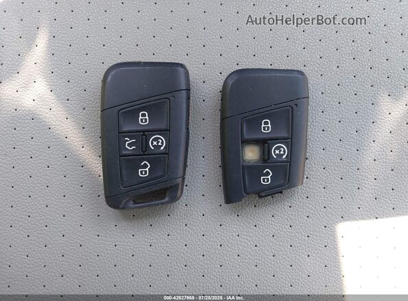 3VV2B7AX3MM064707 2021 VOLKSWAGEN TIGUAN Gray Widok deski rozdzielczej