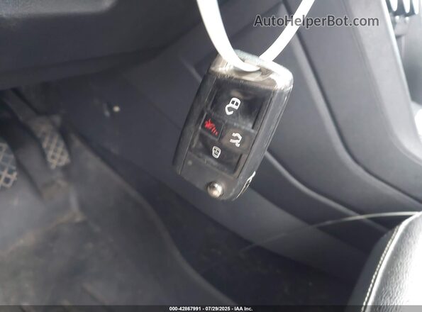 3VV3B7AX5MM095770 2021 VOLKSWAGEN TIGUAN Черный Вид панели приборов