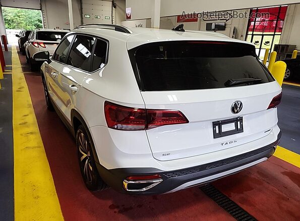 3VVYX7B22PM332858 2023 VOLKSWAGEN TAOS  Widok z tyłu