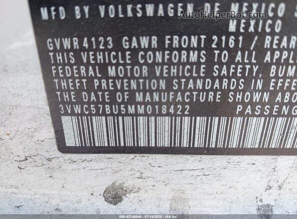 3VWC57BU5MM018422 2021 VOLKSWAGEN JETTA White ძრავის განყოფილების ხედი
