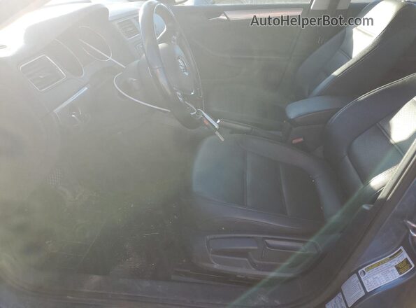 3VWDB7AJ7HM227350 2017 VOLKSWAGEN JETTA Blue Front interior view