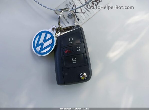 3VWW57AU7MM007856 2021 VOLKSWAGEN GOLF Black Vista del salpicadero