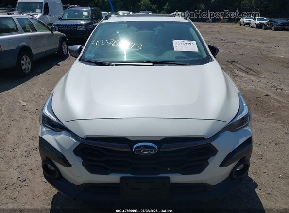 4S4GUHM62S3715701 2025 SUBARU CROSSTREK White ხელსაწყოთა პანელის ხედი