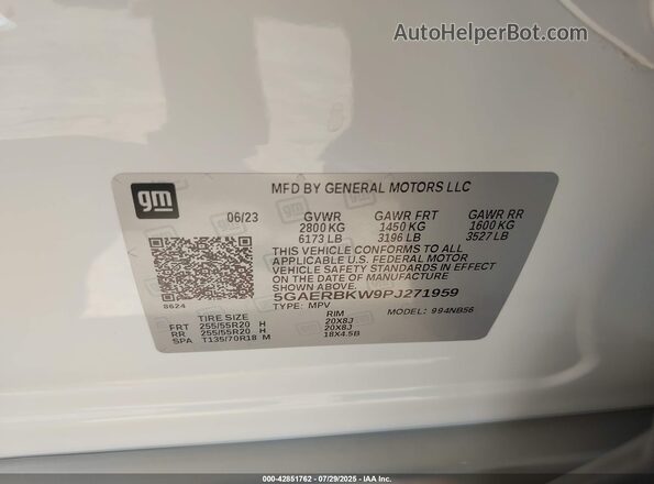 5GAERBKW9PJ271959 2023 BUICK ENCLAVE White ძრავის განყოფილების ხედი