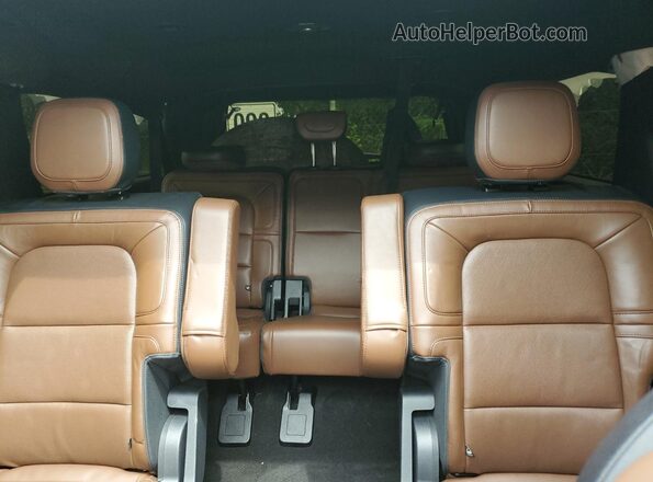 5LMJJ3LG4PEL02778 2023 LINCOLN NAVIGATOR Black Vista de los asientos traseros