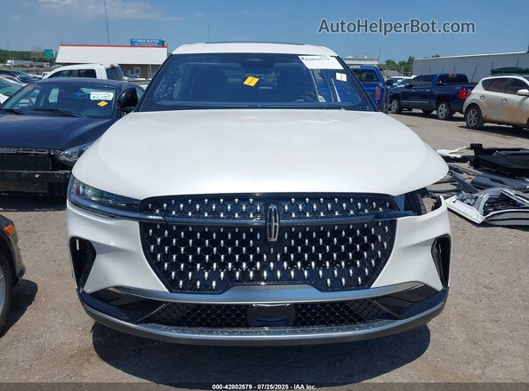 5LMPJ8JA6SJ909478 2025 LINCOLN NAUTILUS White Widok wnętrza z tyłu