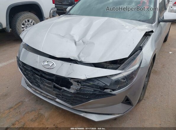 5NPLS4AG1MH032541 2021 HYUNDAI ELANTRA Silver Widok z przodu