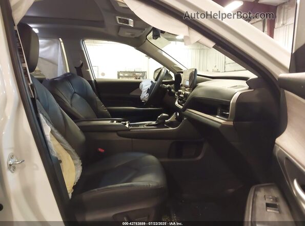 5TDAAAB55RS066439 2024 TOYOTA GRAND HIGHLANDER White Vista interior delantera