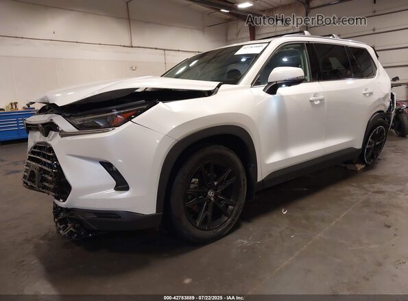 5TDAAAB55RS066439 2024 TOYOTA GRAND HIGHLANDER White Vista tres cuartos delantera izquierda