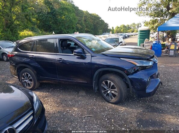 5TDGZRBH8MS103035 2021 TOYOTA LE Blue Widok wnętrza z tyłu