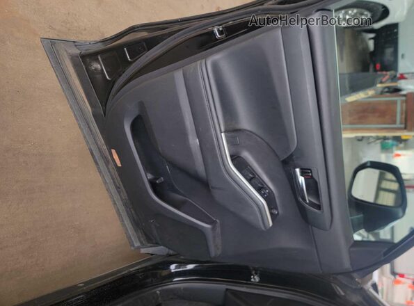 5TDHARAH7MS509112 2021 TOYOTA LE  Вид салона спереди