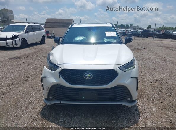 5TDJZRBH6MS066606 2021 TOYOTA HIGHLANDER White Սալոնի հետևի տեսք