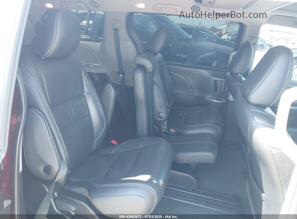 5TDXZ3DCXHS895547 2017 TOYOTA SIENNA Red 