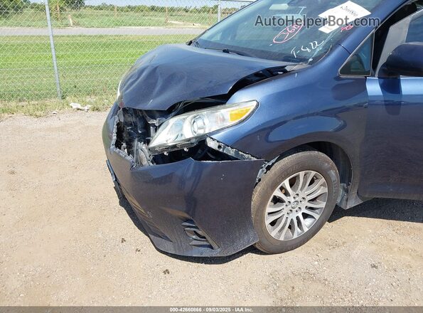 5TDYZ3DC1JS961218 2018 TOYOTA LE Blue Front view