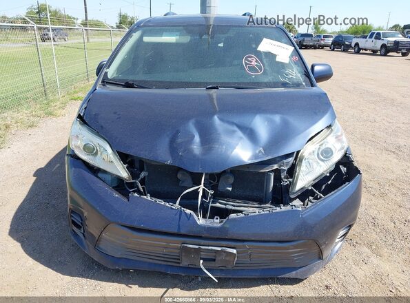 5TDYZ3DC1JS961218 2018 TOYOTA LE Blue Rear interior view