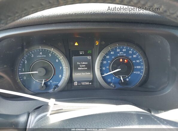 5TDYZ3DC1JS961218 2018 TOYOTA LE Blue Rear seats view