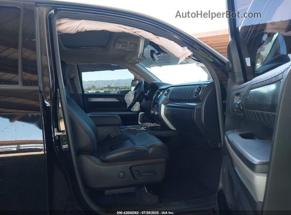 5TFAY5F16MX023953 2021 TOYOTA TUNDRA Черный Вид салона спереди