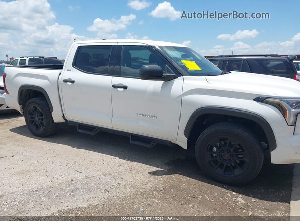 5TFLA5DB8PX060743 2023 TOYOTA TUNDRA Белый Вид задней части салона