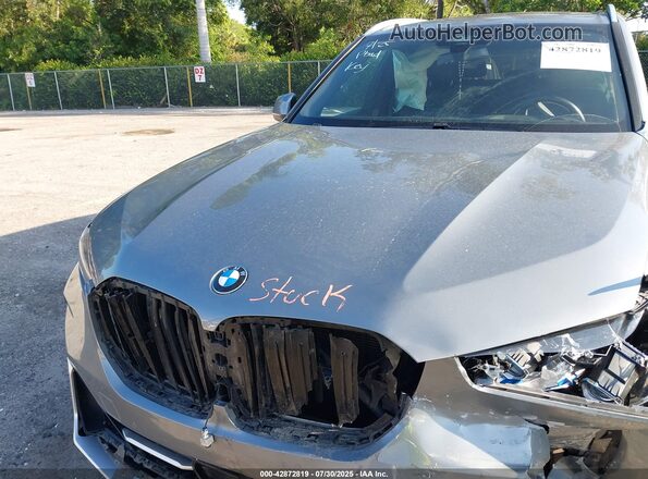 5UX13EU04R9S12362 2024 BMW X5 Gray Вид ззаду
