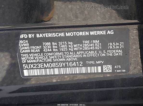 5UX23EM08S9Y16412 2025 BMW X7 Black Vista del compartimento del motor