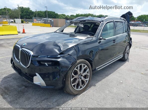 5UX23EM08S9Y16412 2025 BMW X7 Black Vista tres cuartos delantera izquierda