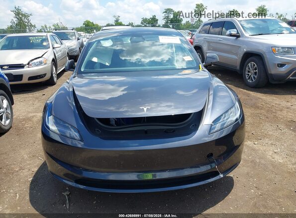 5YJ3E1EB1SF929424 2025 TESLA MODEL 3 Gray Vista del cuadro de instrumentos