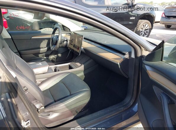 5YJ3E1EB9PF391367 2023 TESLA MODEL 3 Gray Widok wnętrza z przodu