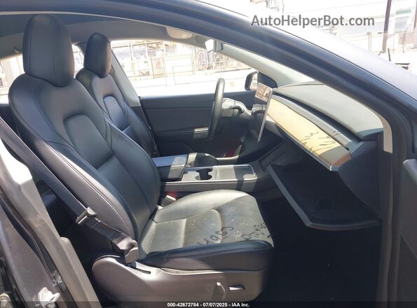 5YJYGDEE7MF283109 2021 TESLA MODEL Y Gray Front interior view