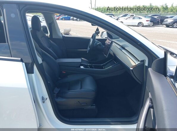 5YJYGDEF2MF075485 2021 TESLA MODEL Y White Вид салону спереду