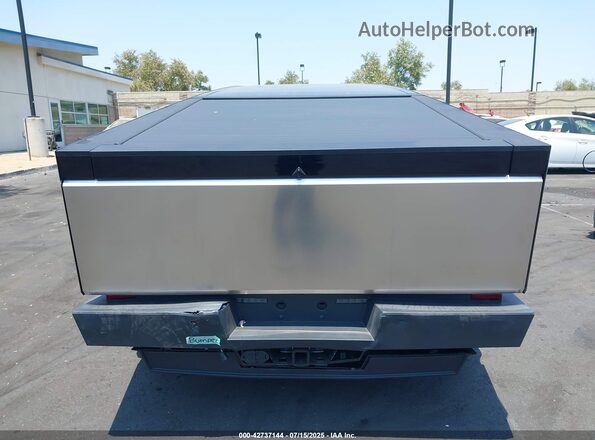 7G2CEHED3RA049596 2024 TESLA CYBERTRUCK Silver 