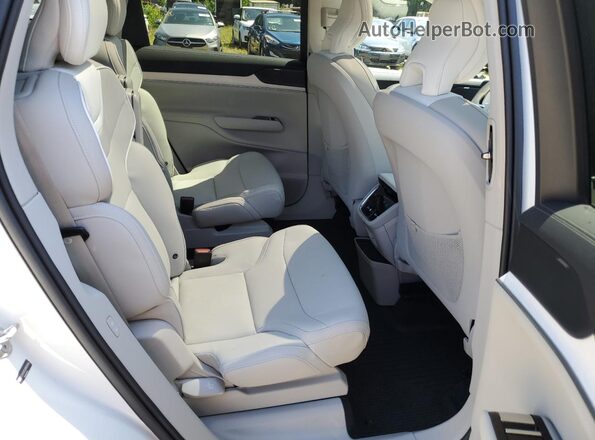 7JDEV3KK8SG005696 2025 VOLVO EX90 White 