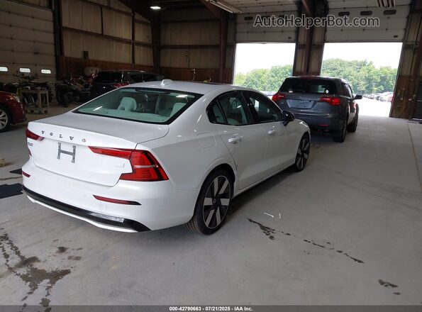 7JRH60FK5RG311147 2024 VOLVO S60 RECHARGE PLUG-IN HYBRID Белый Задняя правая четверть