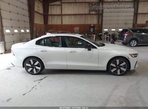 7JRH60FK5RG311147 2024 VOLVO S60 RECHARGE PLUG-IN HYBRID Белый Вид задней части салона