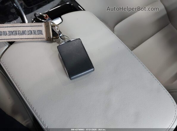 7JRH60FK5RG311147 2024 VOLVO S60 RECHARGE PLUG-IN HYBRID Белый Вид панели приборов