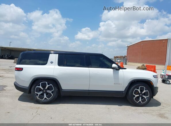 7PDSGABA5RN035187 2024 RIVIAN R1S White Vista interior trasera