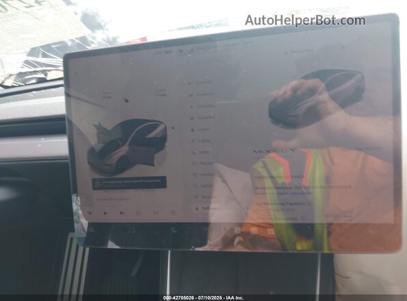 7SAYGDED1TF376975 2026 TESLA MODEL Y Gray 