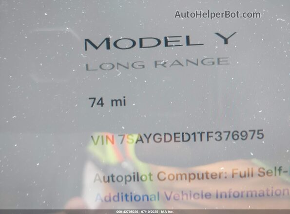 7SAYGDED1TF376975 2026 TESLA MODEL Y Gray 