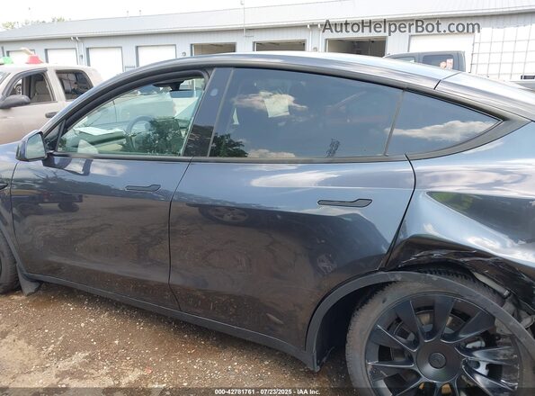 7SAYGDEE2RA273241 2024 TESLA MODEL Y Black 