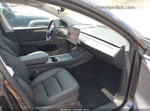 7SAYGDEE2RA273241 2024 TESLA MODEL Y Black Սալոնի դիմացի տեսք