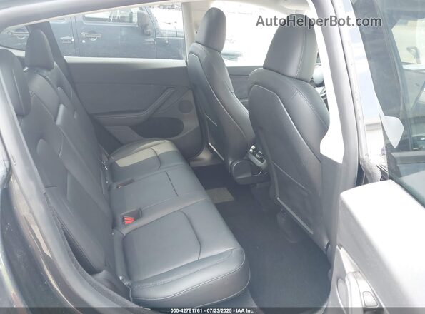 7SAYGDEE2RA273241 2024 TESLA MODEL Y Black VIN կոդի պիտակի տեսք