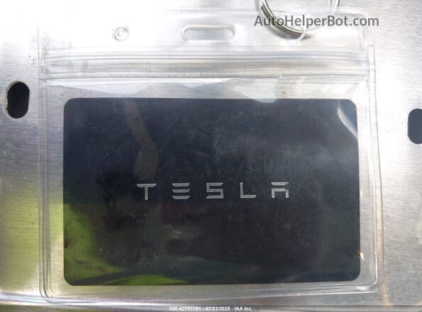 7SAYGDEE2RA273241 2024 TESLA MODEL Y Black Առջևի վահանակի տեսք