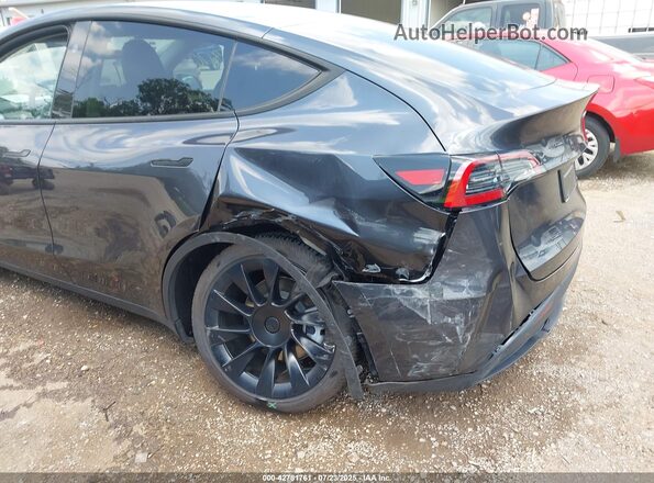 7SAYGDEE2RA273241 2024 TESLA MODEL Y Black 