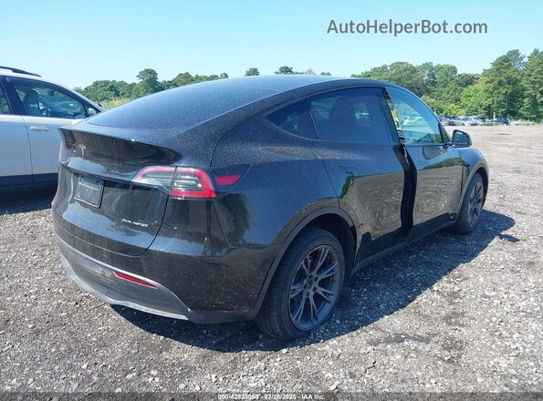 7SAYGDEE7RF208243 2024 TESLA MODEL Y Black 