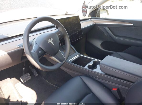 7SAYGDEE7RF208243 2024 TESLA MODEL Y Black 