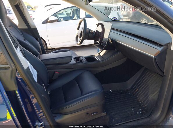 7SAYGDEE9NF443673 2022 TESLA MODEL Y Blue Front interior view